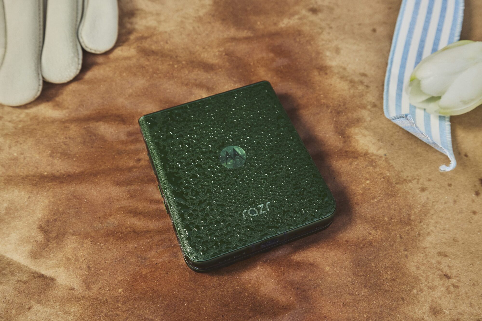 motorola razr with water drops on back